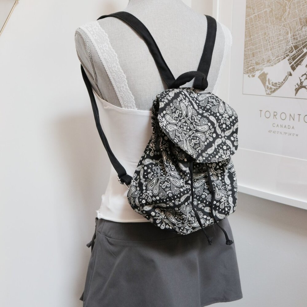 Paisley Print Black & White Mini Canvas Backpack 🎒 VICTORIA'S SECRET LOVE PINK